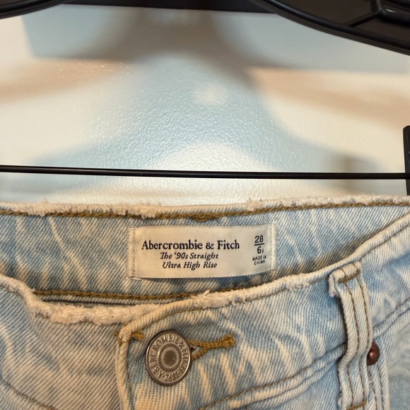 Abercrombie & Fitch The 90s Straight Ultra High Rise Carpenter Jeans - Picture 6 of 8